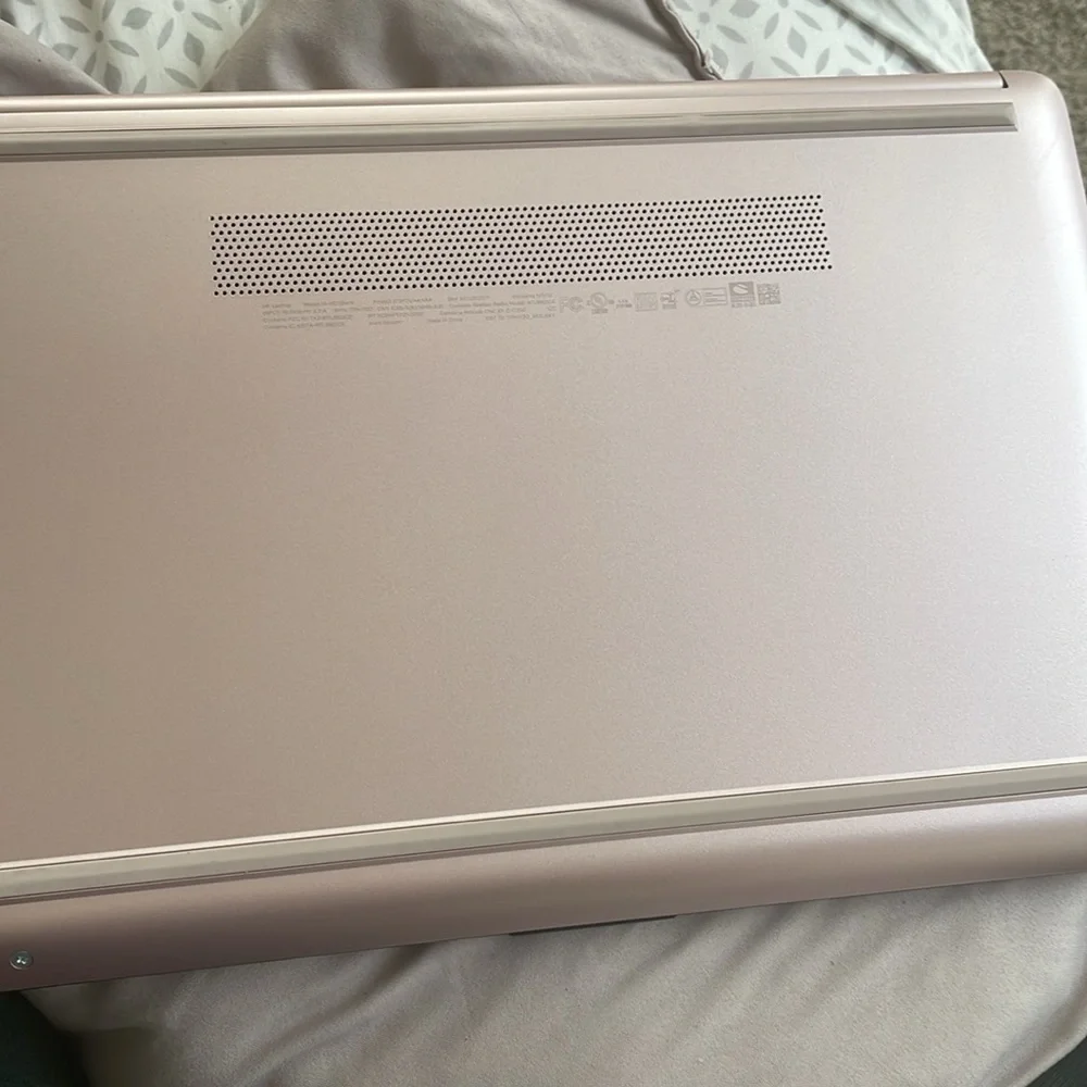 HP laptop with video camera (comes with charger) Microsoft 11